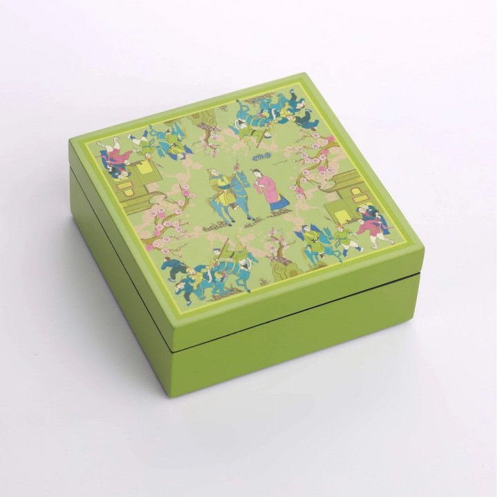 Square lacquer box with the the love story of Nguyen Hue and Ngoc Han 15*15*6 cm